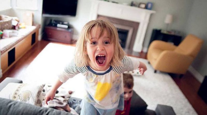 چرا کودک من جیغ می زند؟ علت ها و راه حل ها