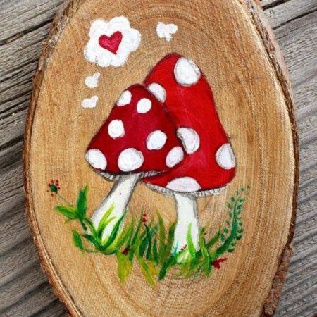نقاشی قارچ روی چوب